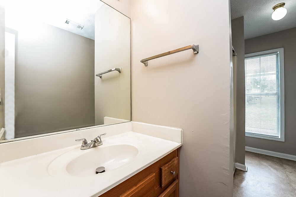 Building Photo - 915 Eagle Pointe Dr NW