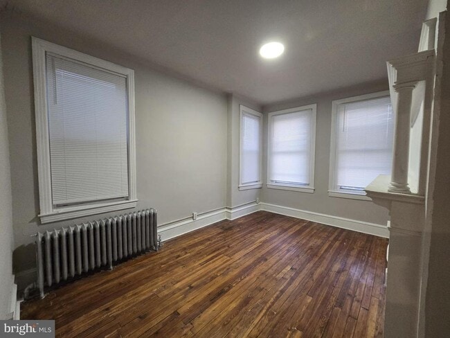 Building Photo - 2536 W Cumberland St