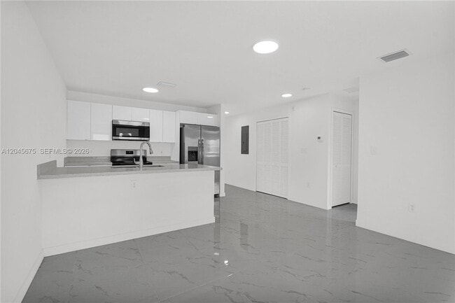 Building Photo - 2731 NW 44th St