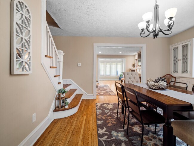 Building Photo - 3222 West Blvd