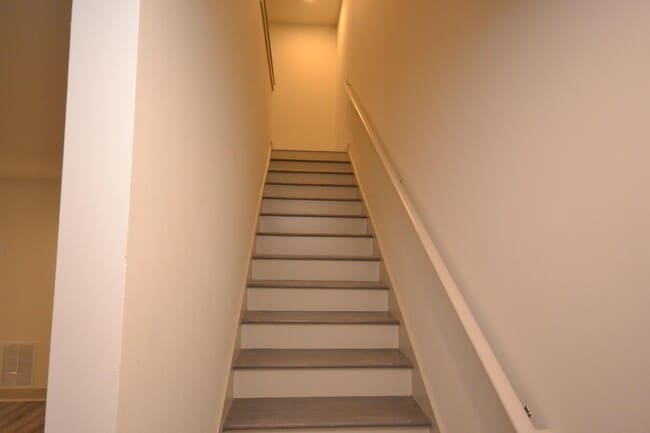 Building Photo - 3925 Overbrook Dr