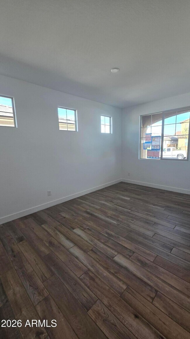 Building Photo - 8823 W Pasadena Ave