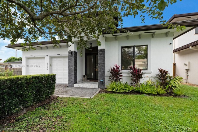 Building Photo - 6236 SW 26th St