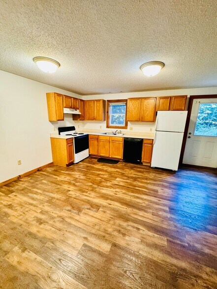 Building Photo - 7 Colby Way