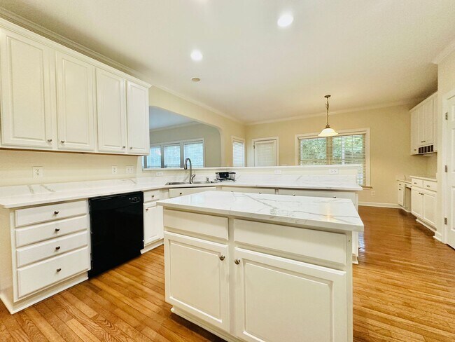 Building Photo - 5 BD, 4 BA Beautiful Wakefield Home