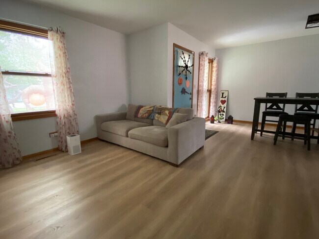 Building Photo - 6710 Pheasant Trail