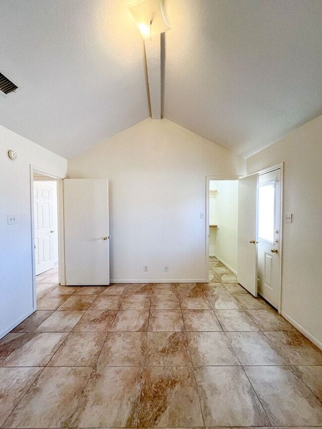 Building Photo - 2603 Edgefield St