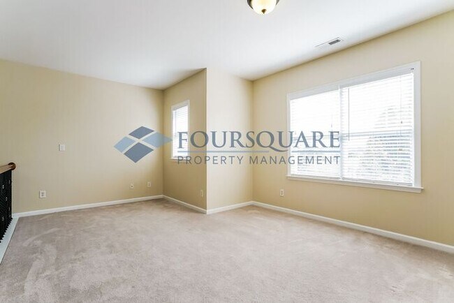 Building Photo - Spacious 3-Bedroom Single-Family Home with...