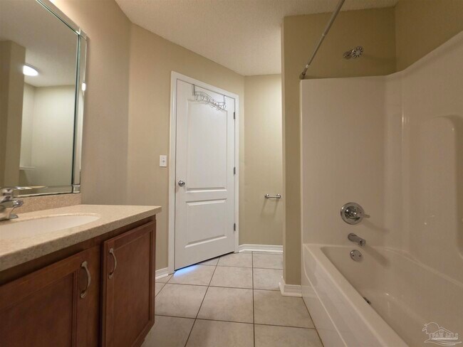 Building Photo - 5963 Ashton Woods Cir