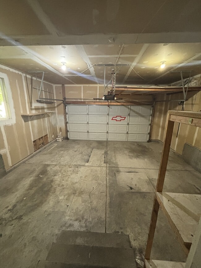 Building Photo - 3979 Dodge St