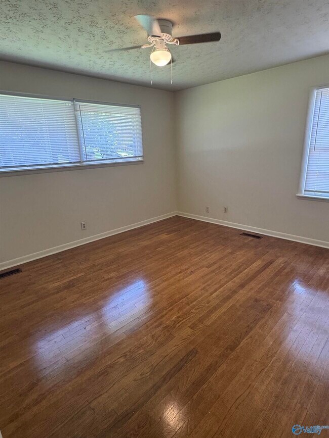 Building Photo - 3913 Battlefield Dr NW