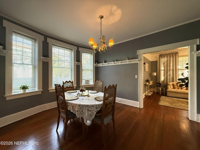 Building Photo - 146 W 6th St