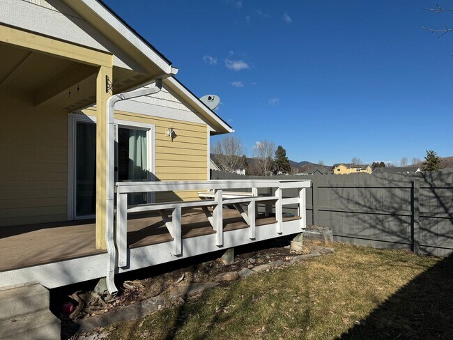 Building Photo - Spacious 3 Bed, 2 Bath in Lolo, MT!!