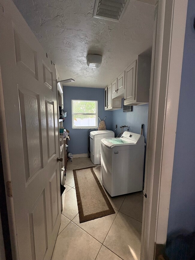 Building Photo - 260 Bermuda Rd