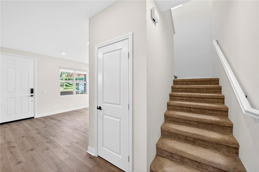 Building Photo - 12112 Blue Sky Ct