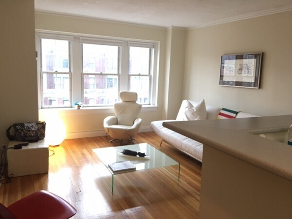 Primary Photo - 534 Beacon St