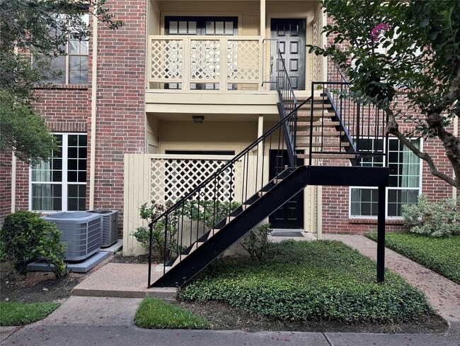 Building Photo - 2121 El Paseo St