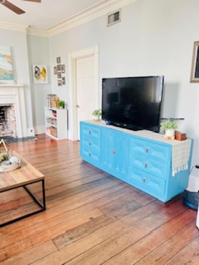 Building Photo - 227 W Broughton St