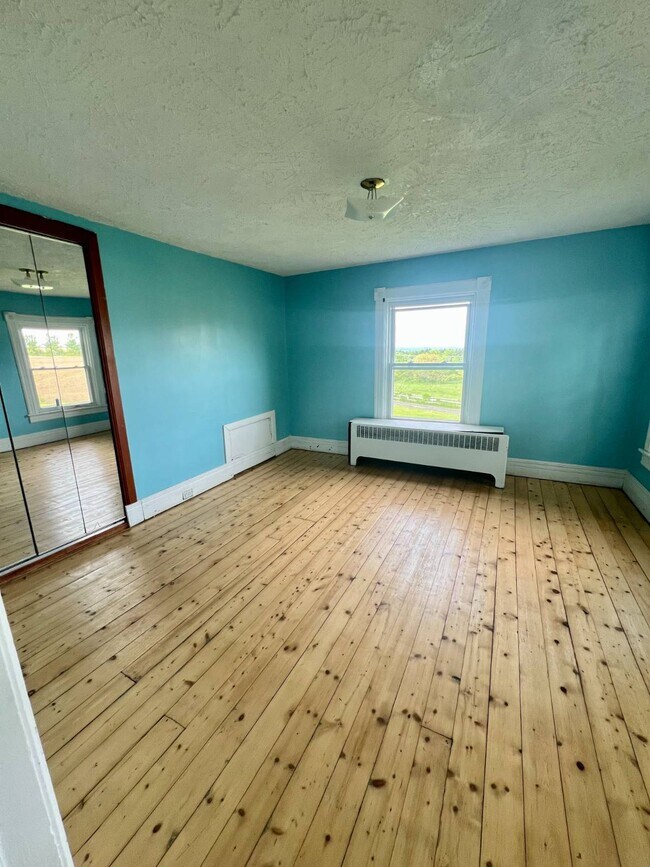 Building Photo - 353 Auriesville Rd