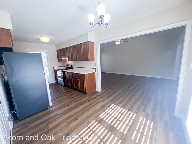 Building Photo - 3 br, 2 bath House - 6400 Chamblee Ct