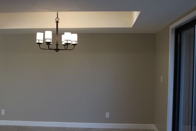 Building Photo - Beautiful Condo with two Master Suites!