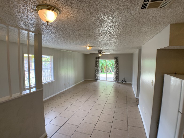 Building Photo - 2658 Tifton Ave