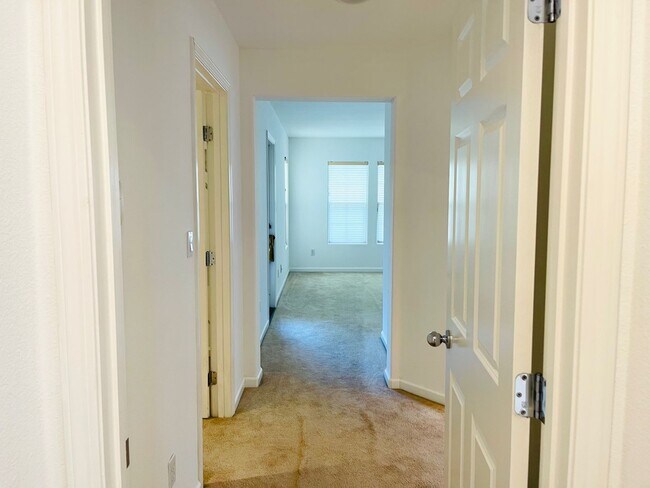 Building Photo - 4285 Bromley Ct