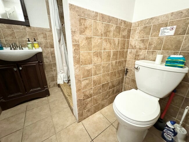 Building Photo - 28 Sumner St