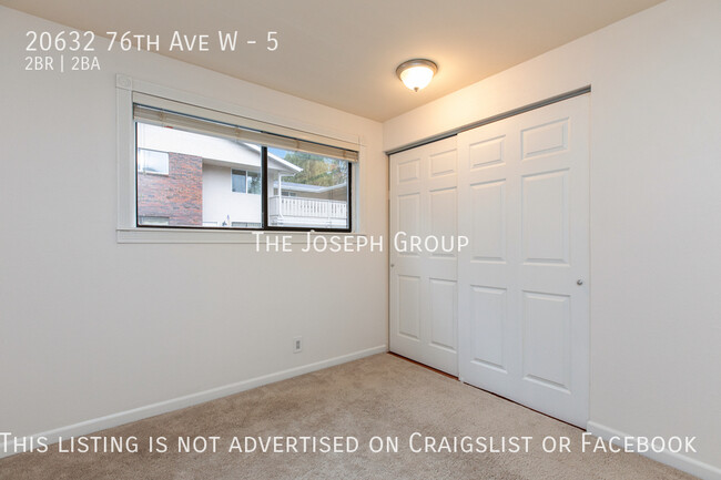 Building Photo - Charming 2BD/1.5BA Edmonds Condo!