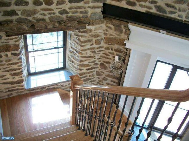 Building Photo - Beautiful 2 Bedroom