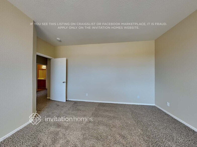 Building Photo - 573 Silver Saddle Dr
