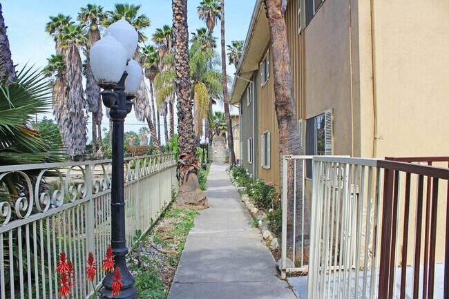 Building Photo - 915 Paseo Grande