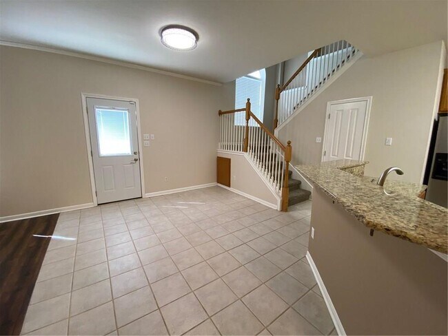 Building Photo - 8811 Glen Canyon Dr