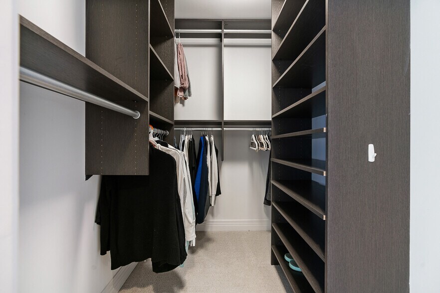 Building Photo - 600 N Lake Shore Dr