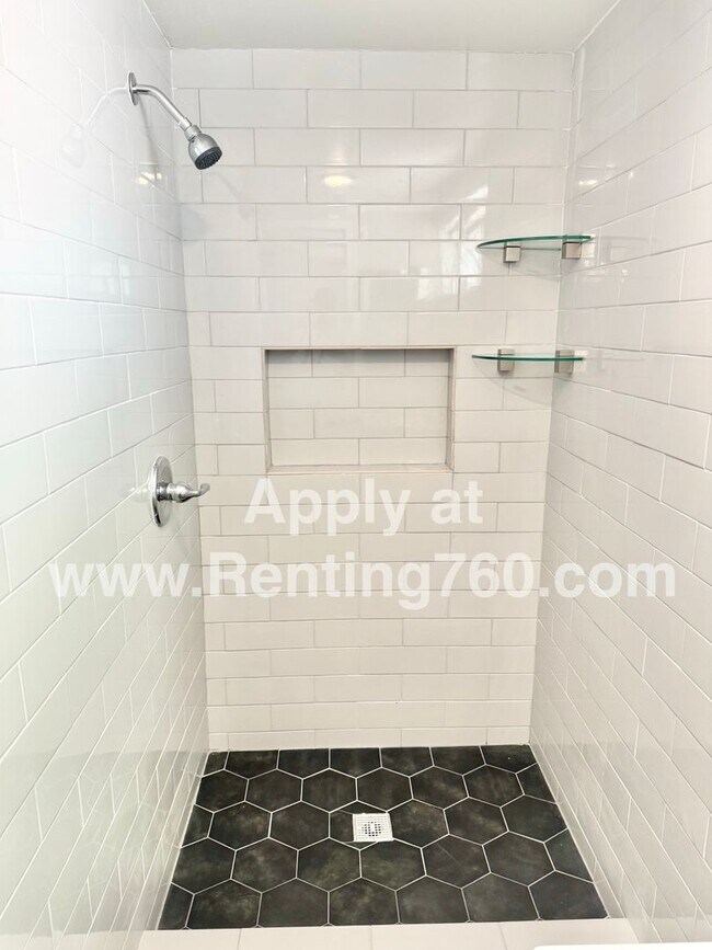 Building Photo - Updated 3 Bed 2 Bath Home Near Downtown Jo...