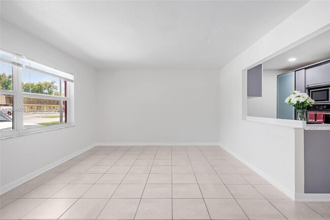 Building Photo - 543 SW 61st Terrace
