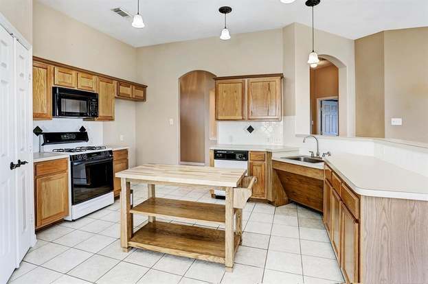 Building Photo - 2526 Lake Dale Ln