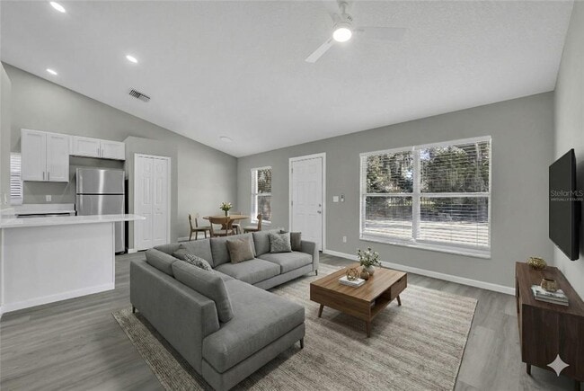 Building Photo - 782 LINCOLN Pky