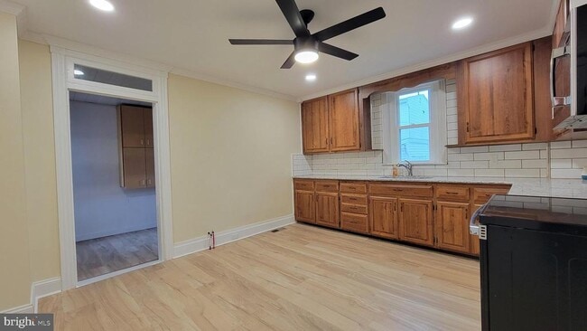 Building Photo - 105 Fairview Ave