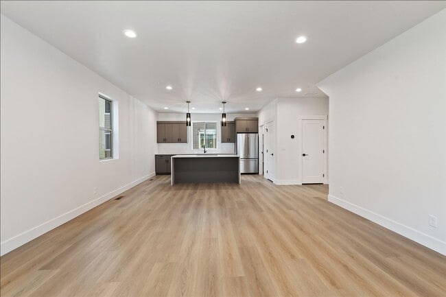 Building Photo - Modern, New 3-Story Boise Bench Townhome with Garage in a Prime Location
