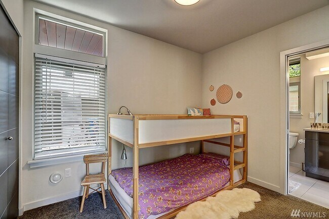 Building Photo - 2611 NW 65th St