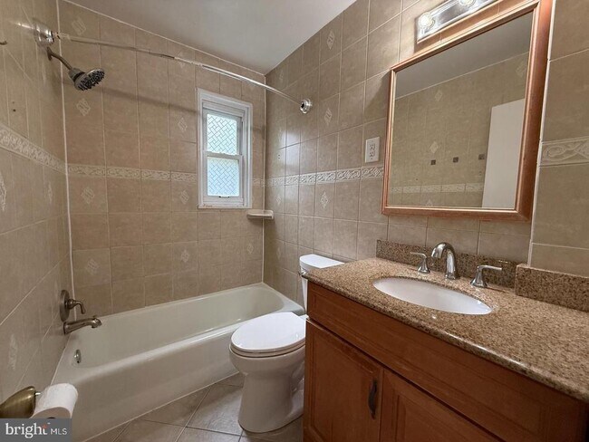 Building Photo - 5835 Mt Vernon Dr