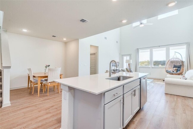 Building Photo - 10932 Defender Trl