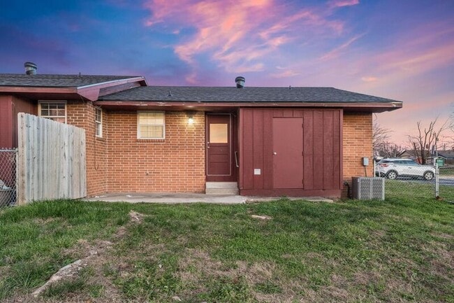 Building Photo - 740 N 6th St