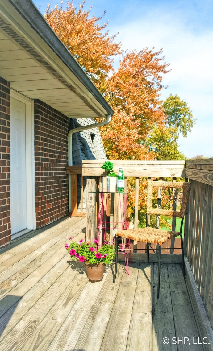 Back Balcony - 254 S Durkin Dr