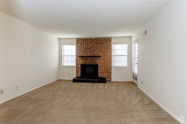 1BR, 1BA - 725 SF - Fiesta Square Apartments & Townhomes