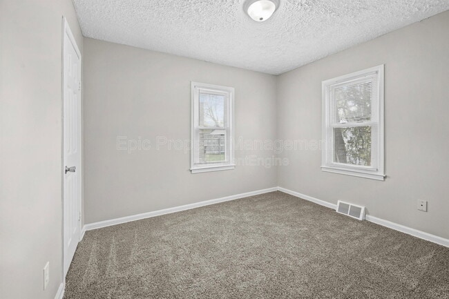 Building Photo - 4336 Howe Rd
