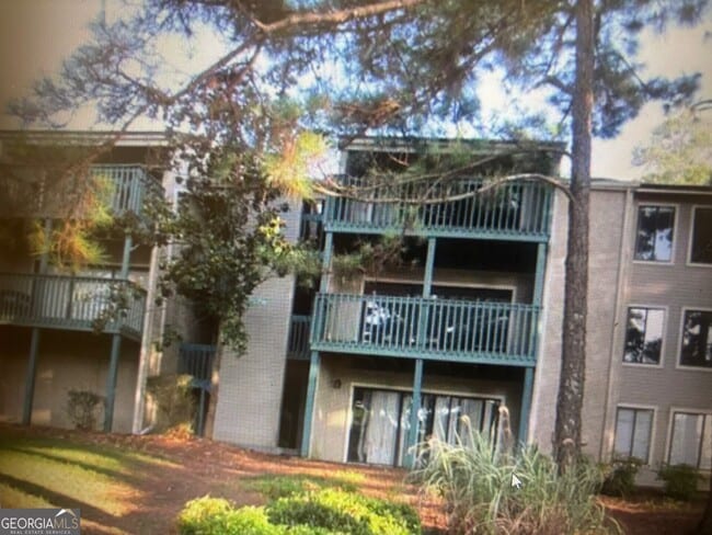 Building Photo - 3575 Oakvale Rd