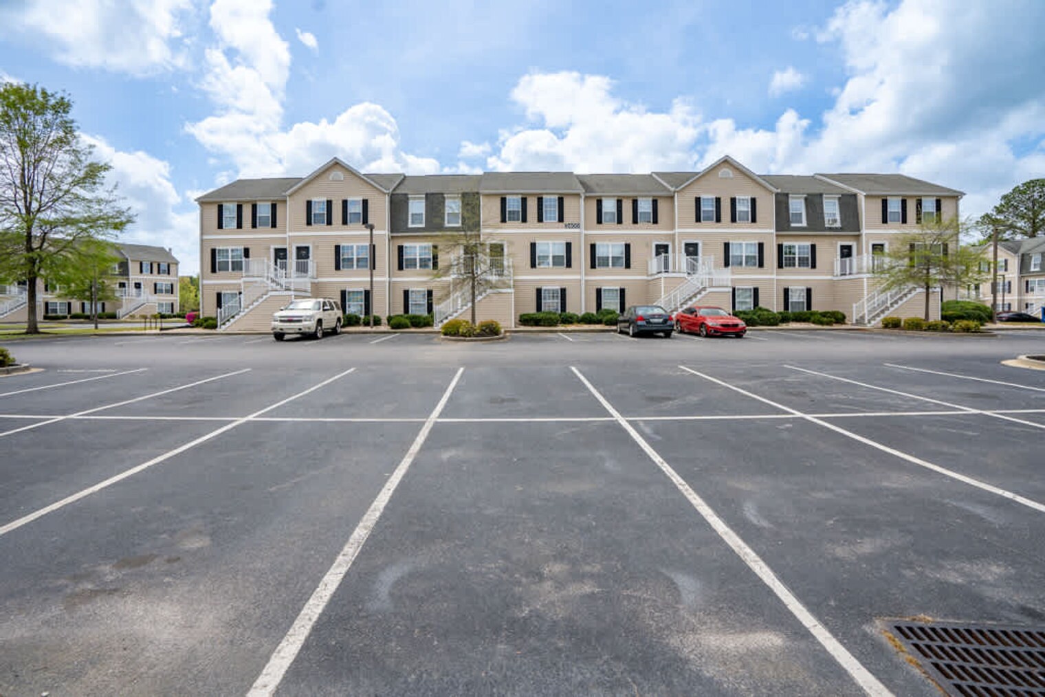 Building Photo - 1051 Southern Dr