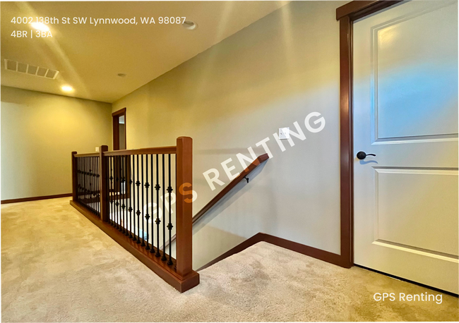 Building Photo - Spacious Modern 4 bedroom In Lynnwood with...